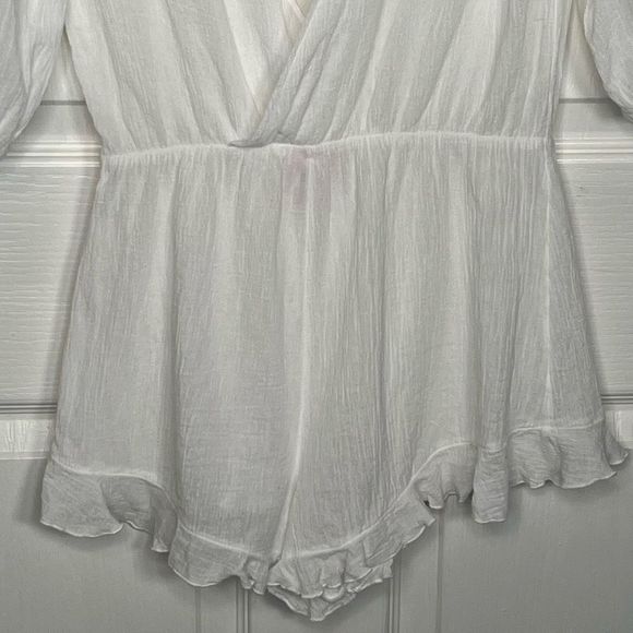 Victoria's Secret White Jumpsuit with Elegant Design - Picture 9 of 11